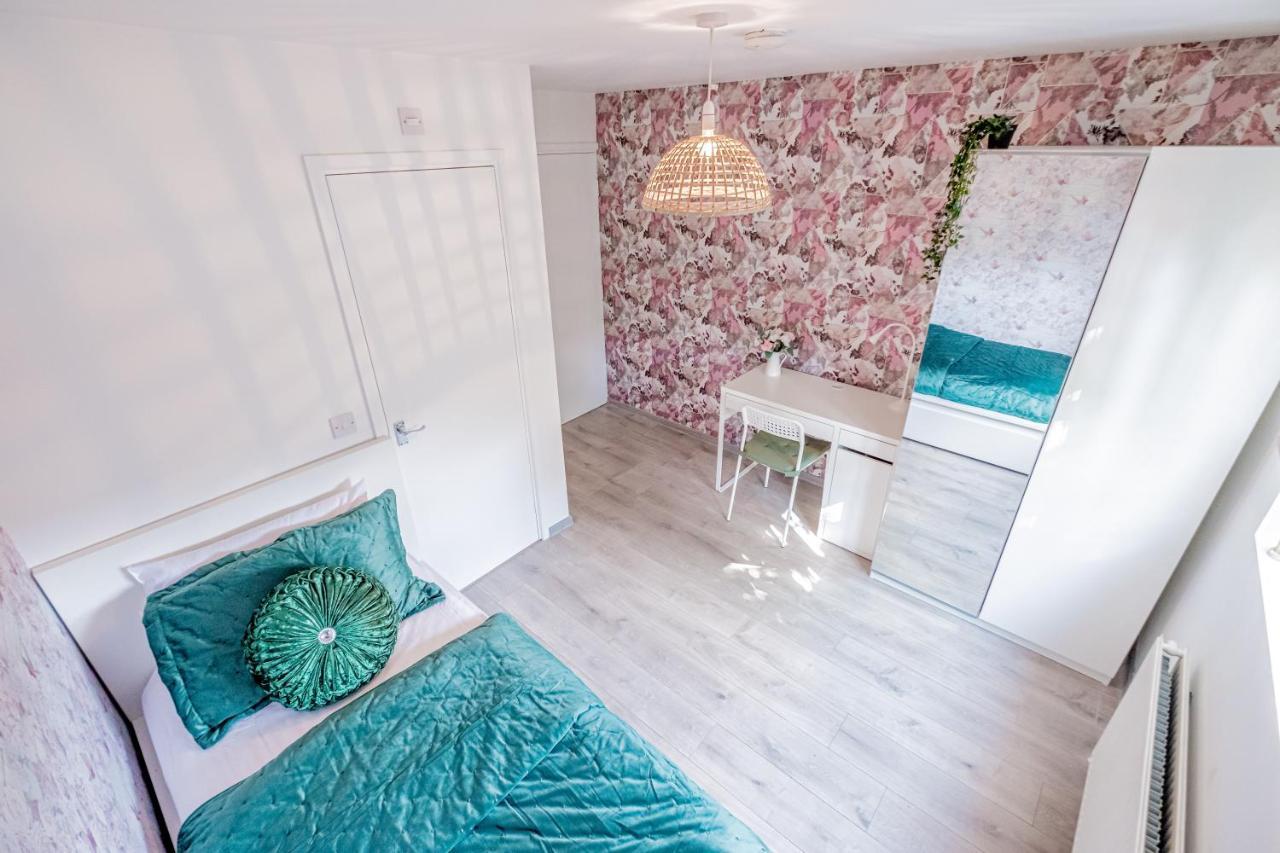 Forest Work & Relax Accommodation Overstone 외부 사진